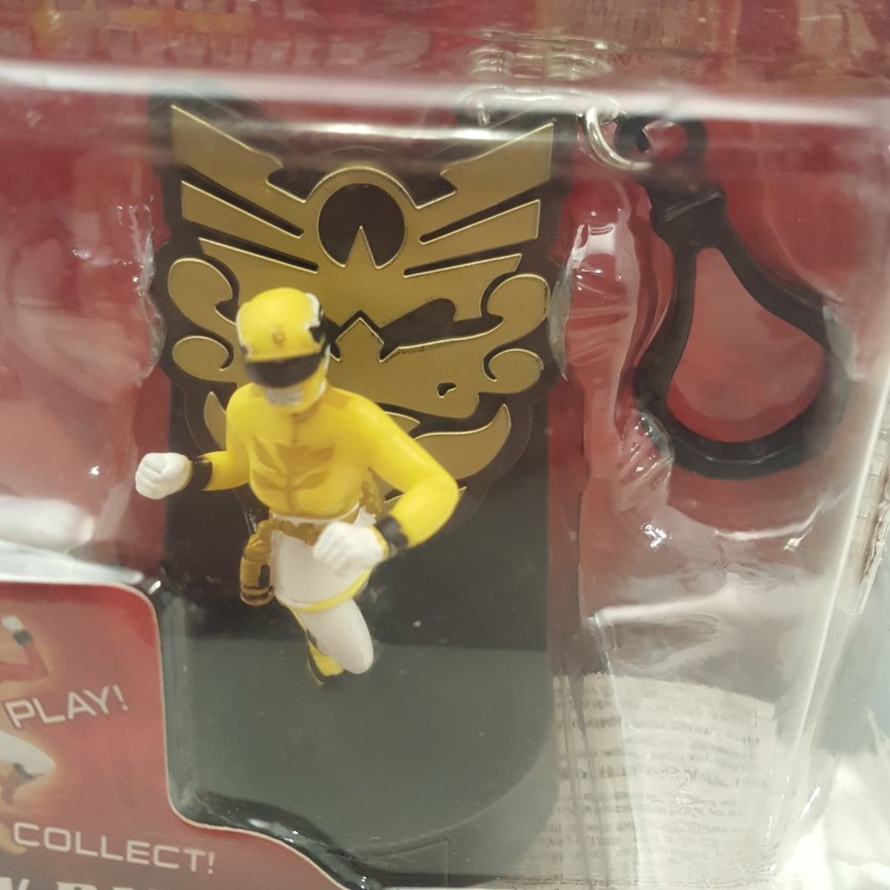 Yellow Power Ranger Mega Force Backpack Clip Keychain Mini Figure Game - Picture 6 of 8